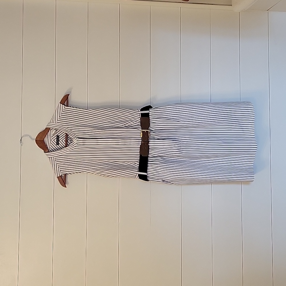 Venus sleeveless cotton summer dress with pockets and stretch belt.